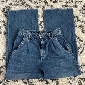 BDG Wide Legged Cropped Jeans